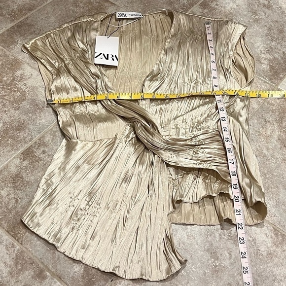 NWT Zara Champagne Asymmetrical Cap Sleeve V Neck Crinkle Blouse Top Pullover M - Picture 5 of 8